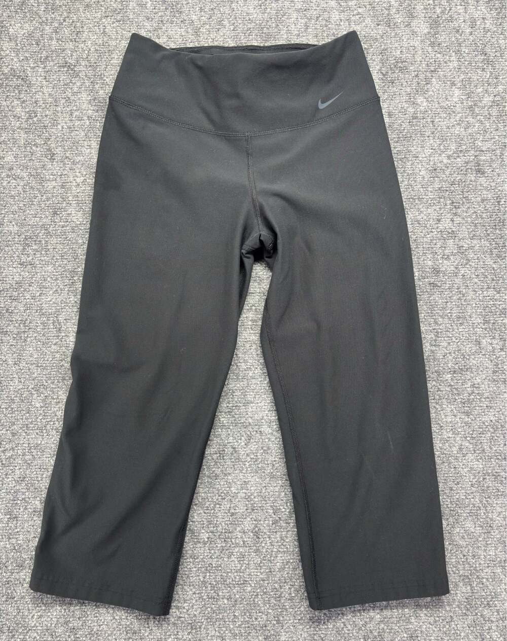 Nike Legend Dri-FIT Capri Leggings
